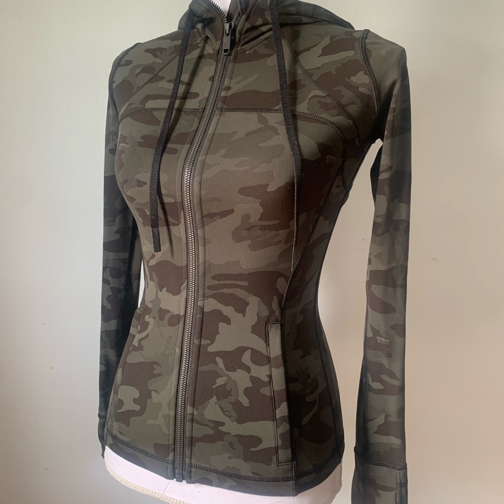 Genuine Authentic Lululemon define jacket size 2